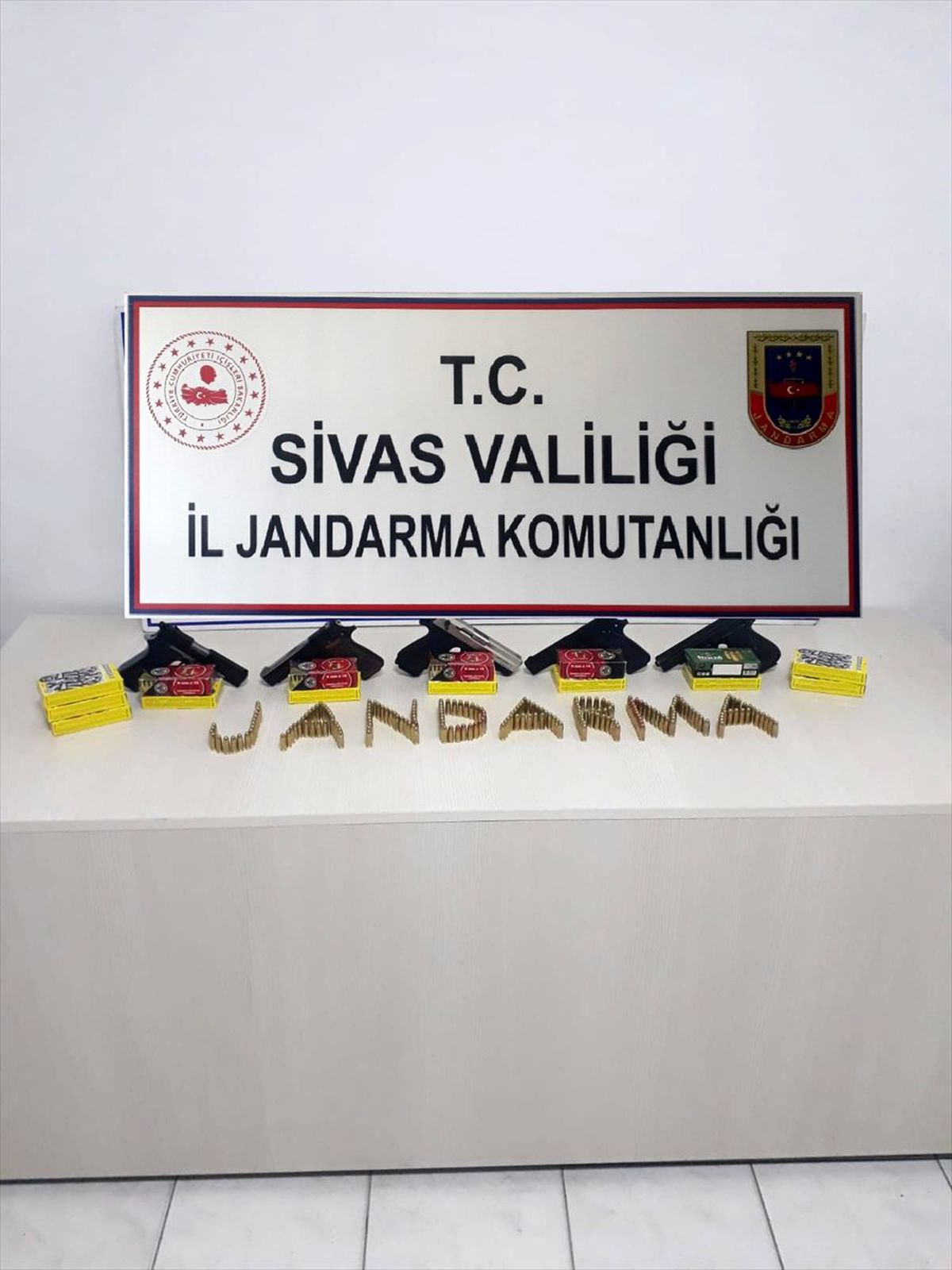 Şarkışla\'da silah kaçakçılığı operasyonu