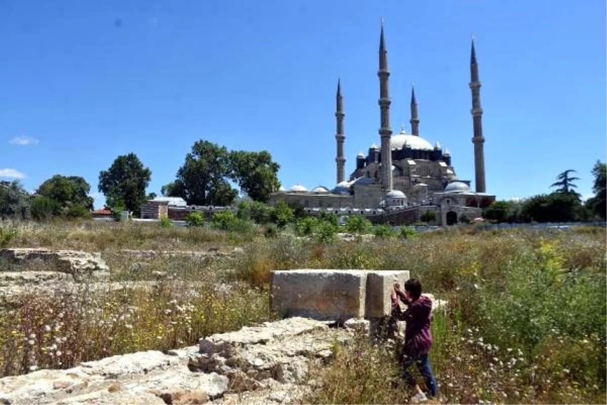 Selimiye Camii\'nde kriz aşıldı, 3 yıl sonra peyzaj çalışması başlıyor