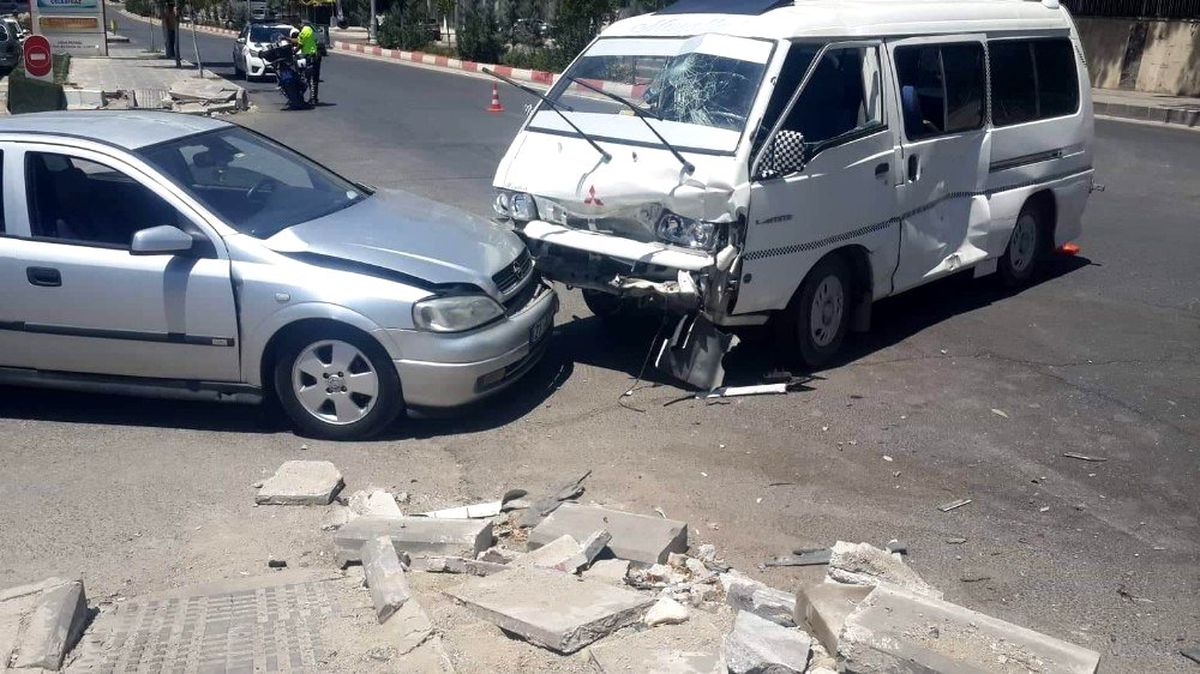 Siirt\'te maddi hasarlı trafik kazası