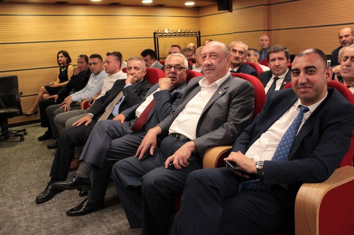 Ticaret Bakanı Pekcan esnafın derdini dinledi