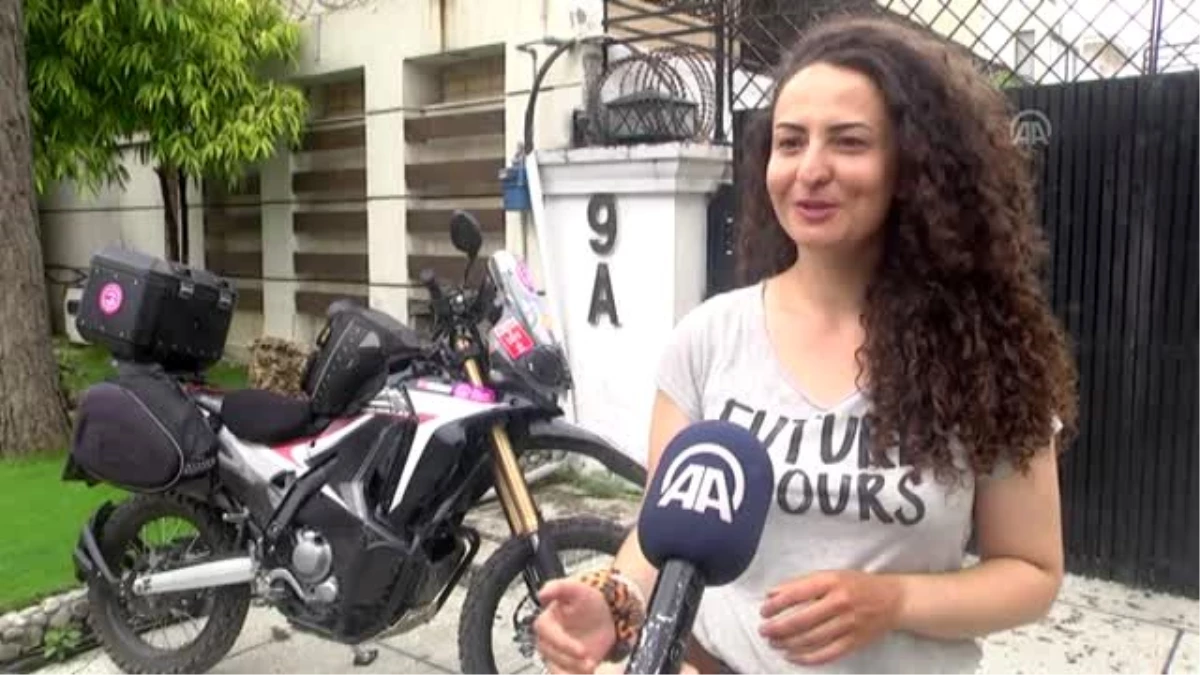 Türk kadın akademisyen motosikletiyle dünyayı keşfediyor