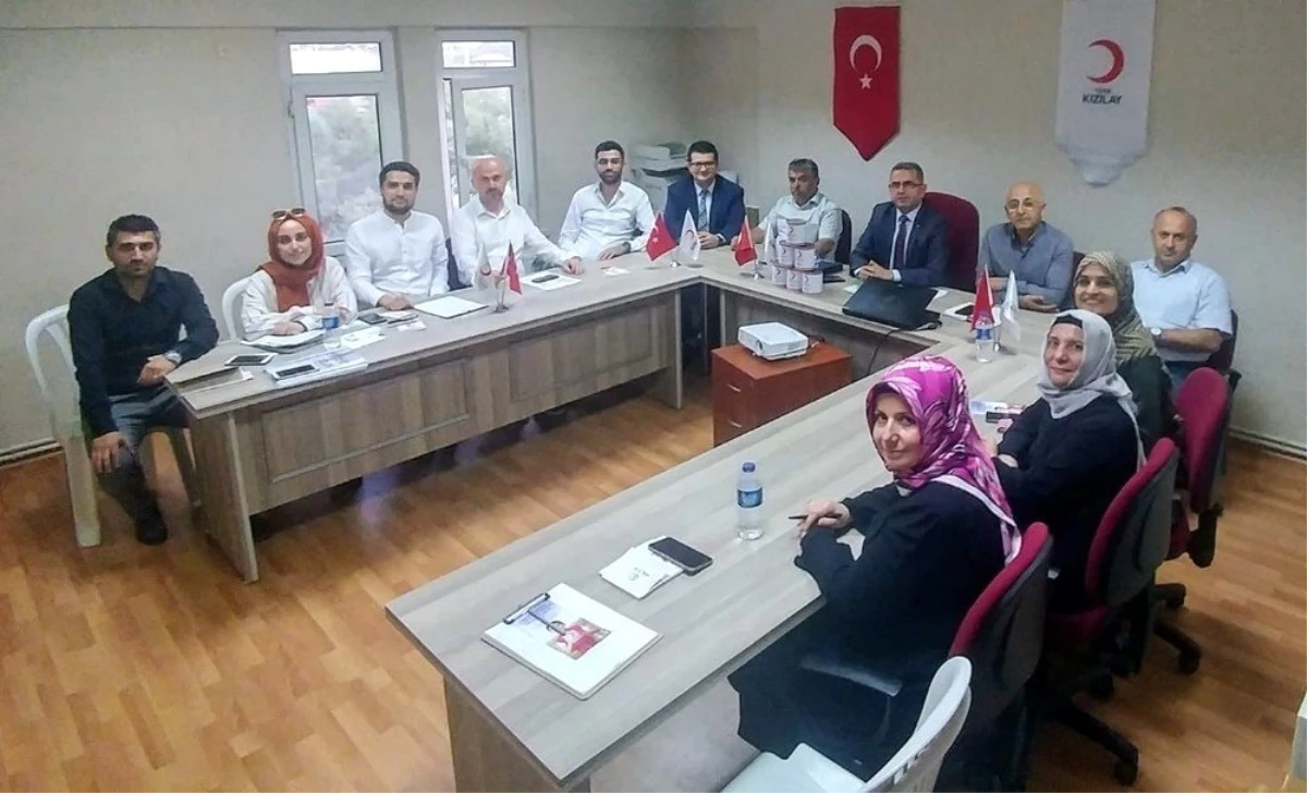 Türk Kızılay Karabük Şube Yönetim Kurulu kurbanlarını bağışladı