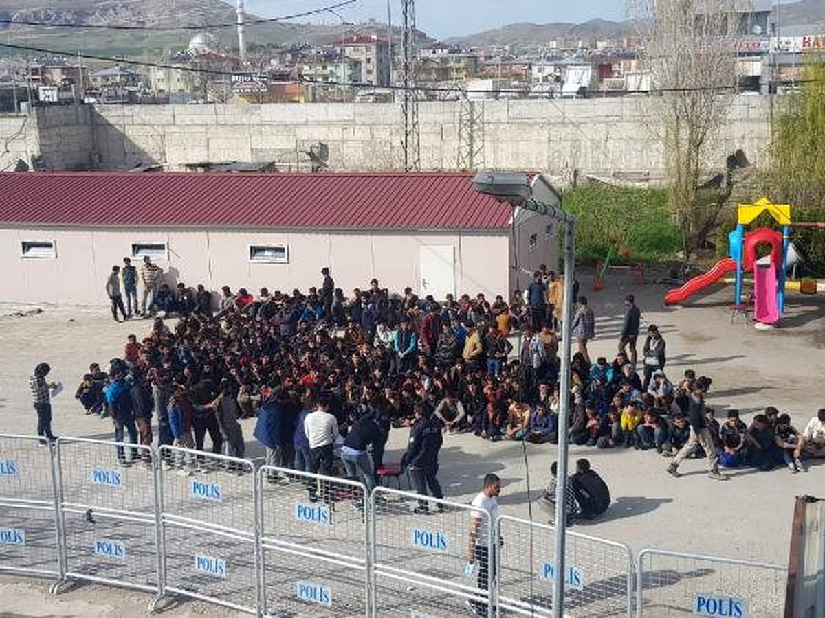 Van\'da bir haftada 1535 kaçak göçmen yakalandı