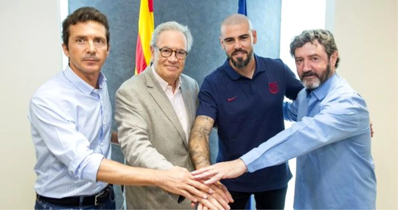 Victor Valdes, Barcelona U19 takımının yeni teknik direktörü oldu
