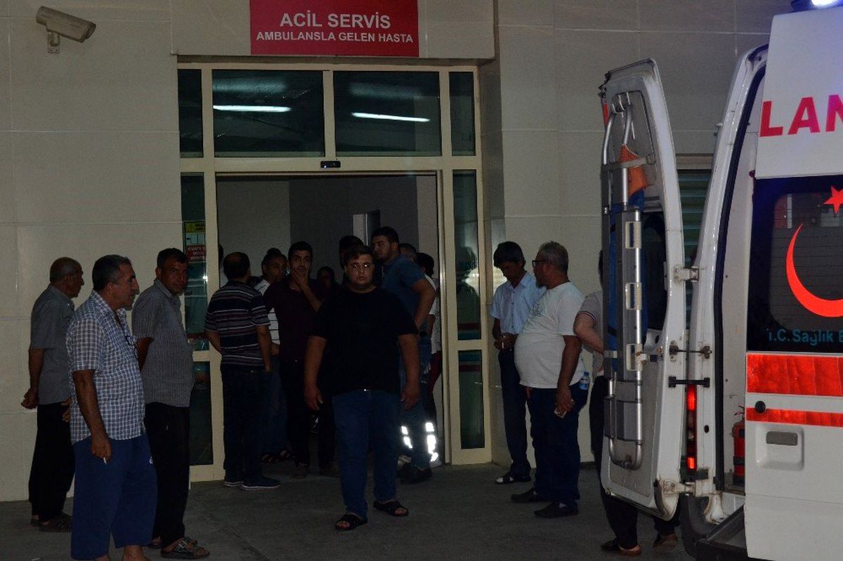 Adana\'da düğünde çıkan silahlı kavgada iki çocuk yaralandı