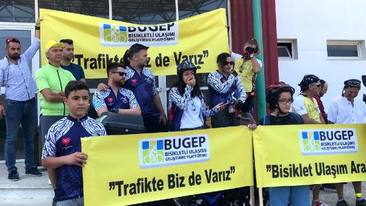 Bisiklet kullanıcılarından \'Trafikte biz de varız\' etkinliği