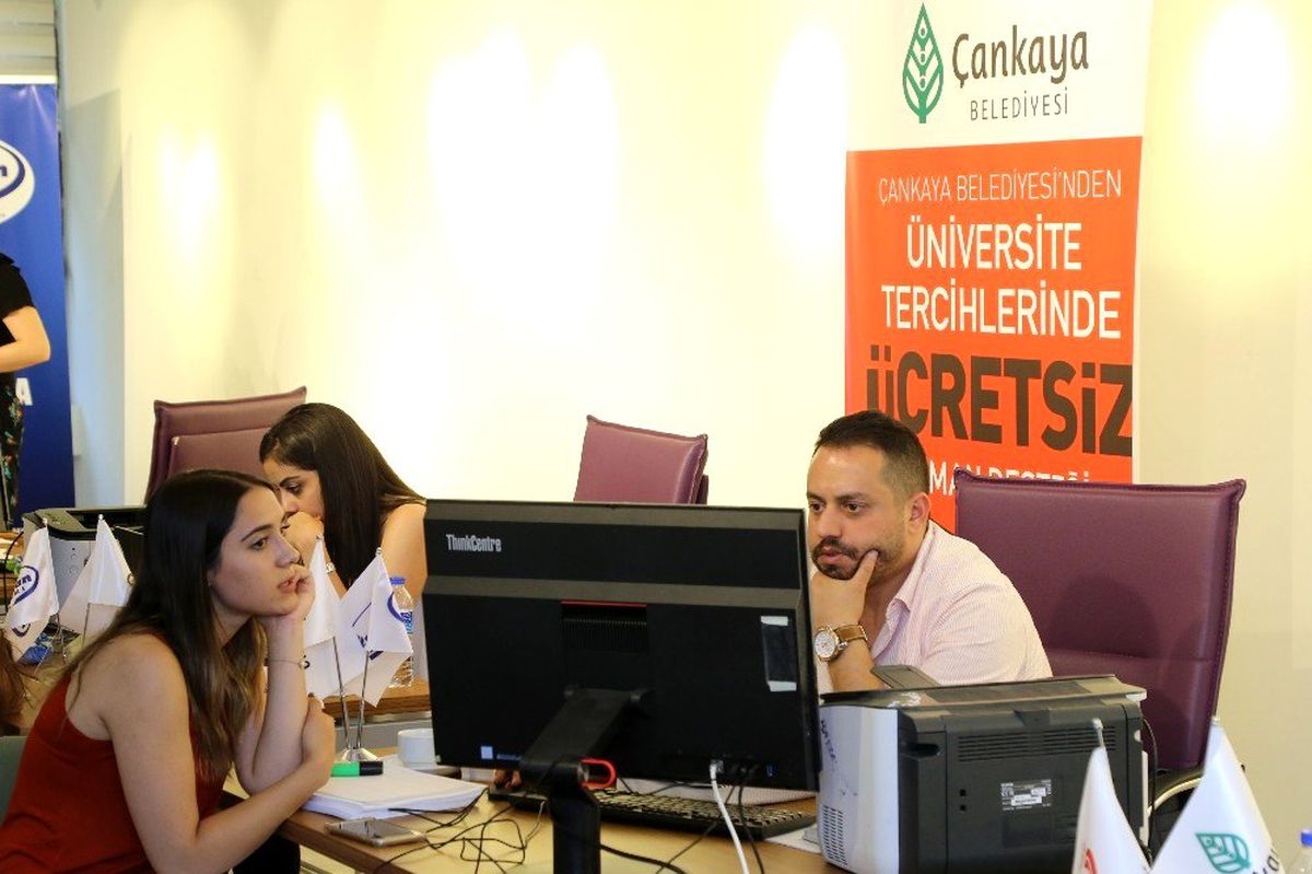 Çankaya belediyesi öğrencilerin yanında