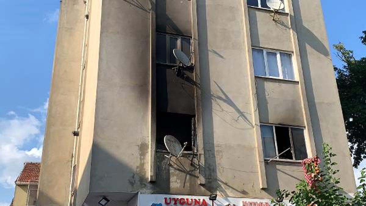Çekmeköy\'de 5 katlı binada yangın