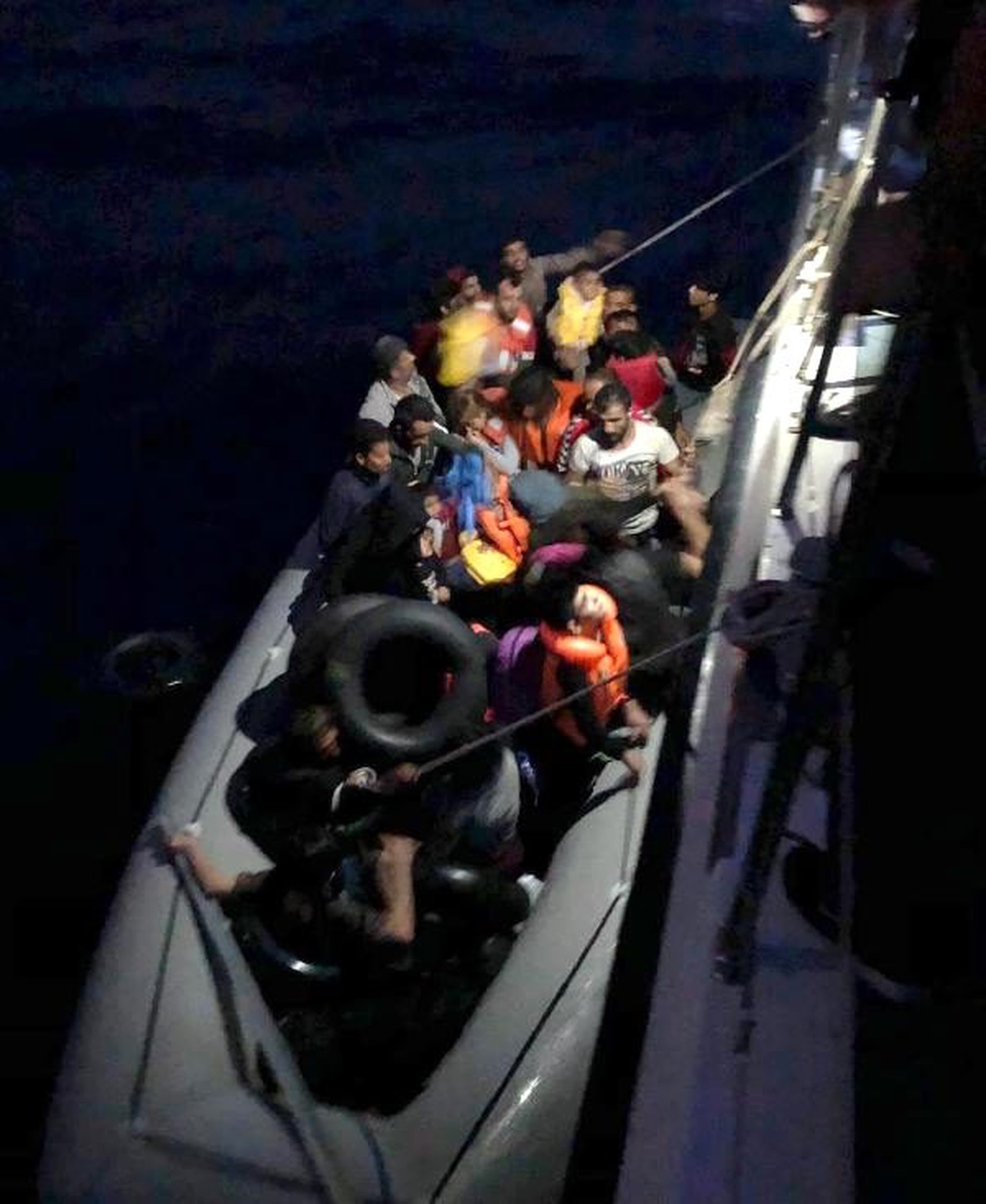 Didim açıklarında 39 kaçak göçmen yakalandı