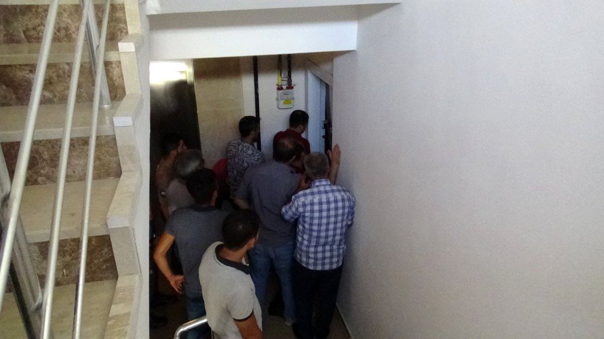 Diyarbakır\'da evde alkol alıp sızan şahıs, ekipler hareketlendirdi
