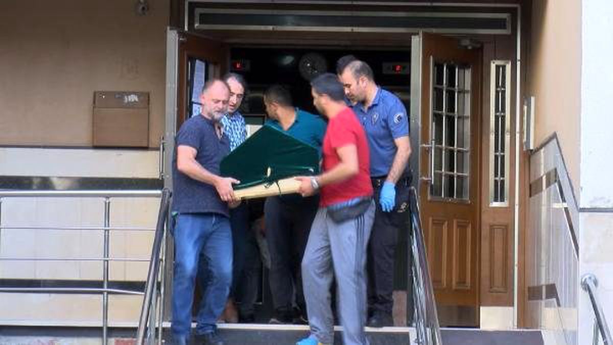 /geniş haber/ Beylikdüzü\'nde olay: Eşini öldürdü, kayınpederini yaralayıp intihar etti