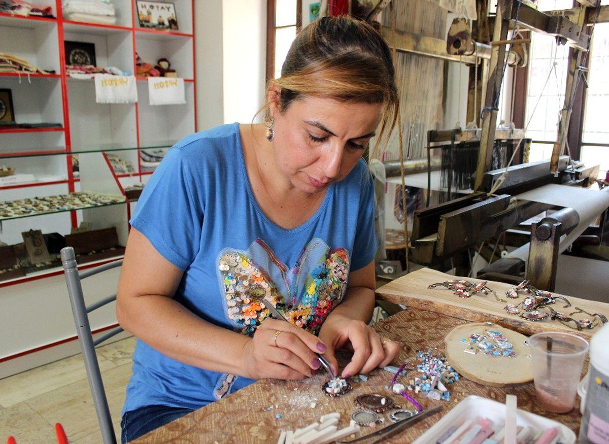 Hobi olarak başladı, mesleğe dönüştürdü