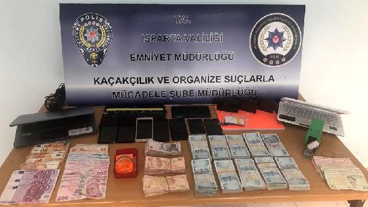 Isparta\'da FETÖ operasyonu: 4 tutuklama
