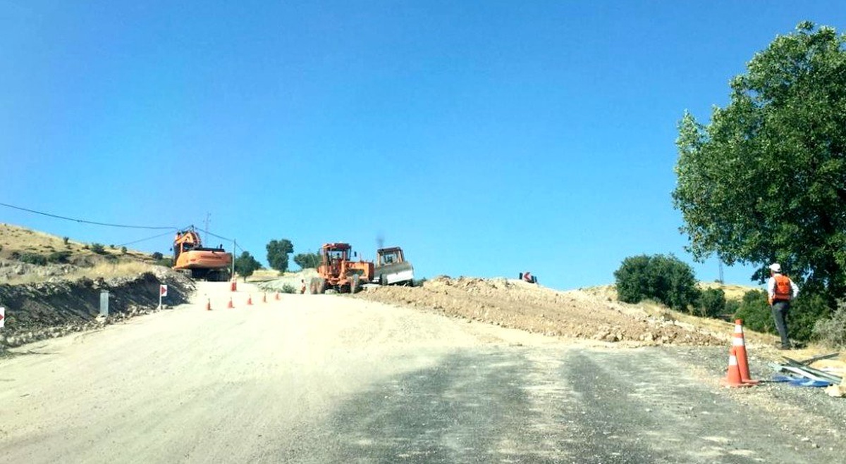 Karayolları ekipleri Nemrut yolunda bakım onarım çalışması başlattı