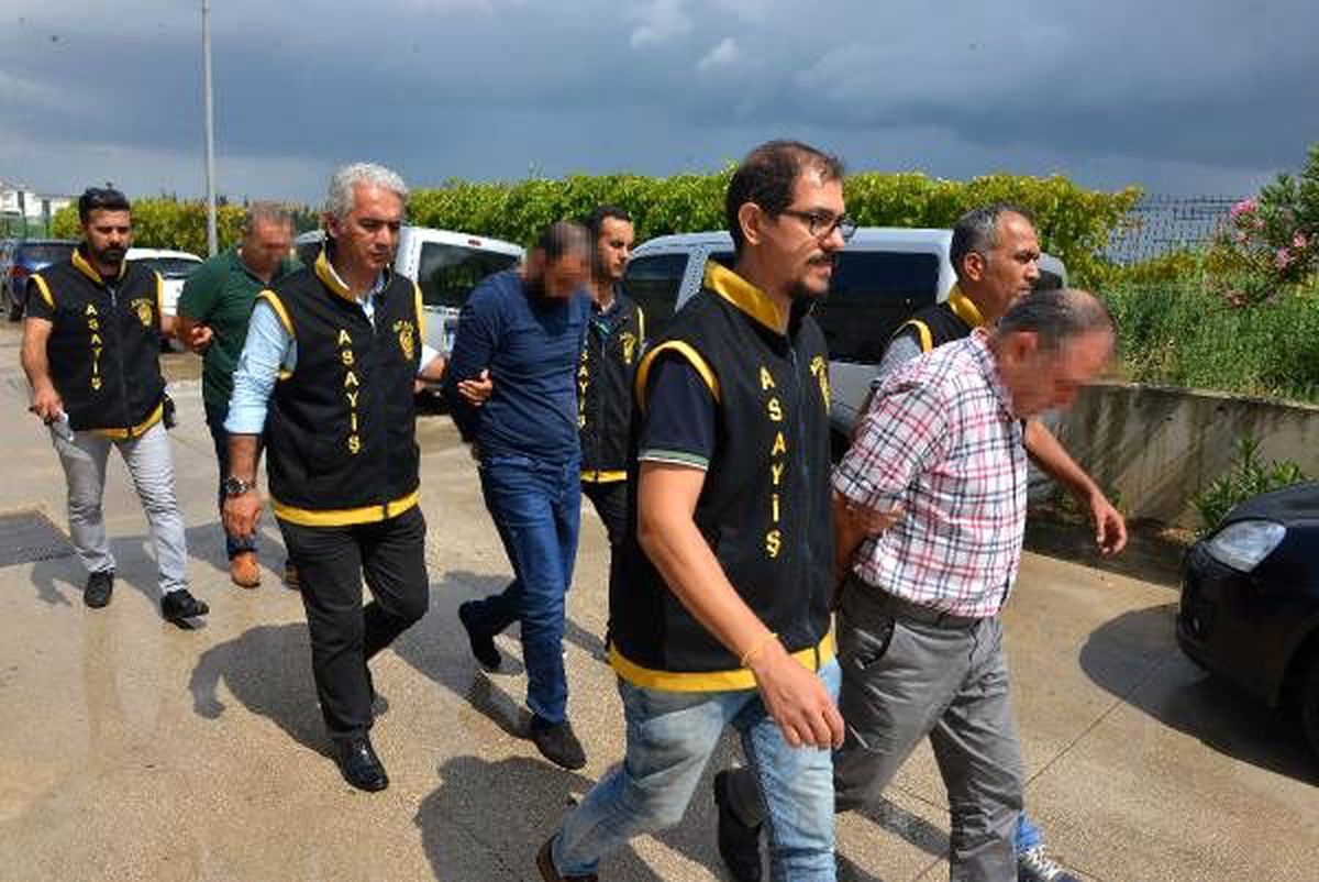 Kendilerini MİT ve TSK personeli olarak tanıtıp, dolandırmışlar