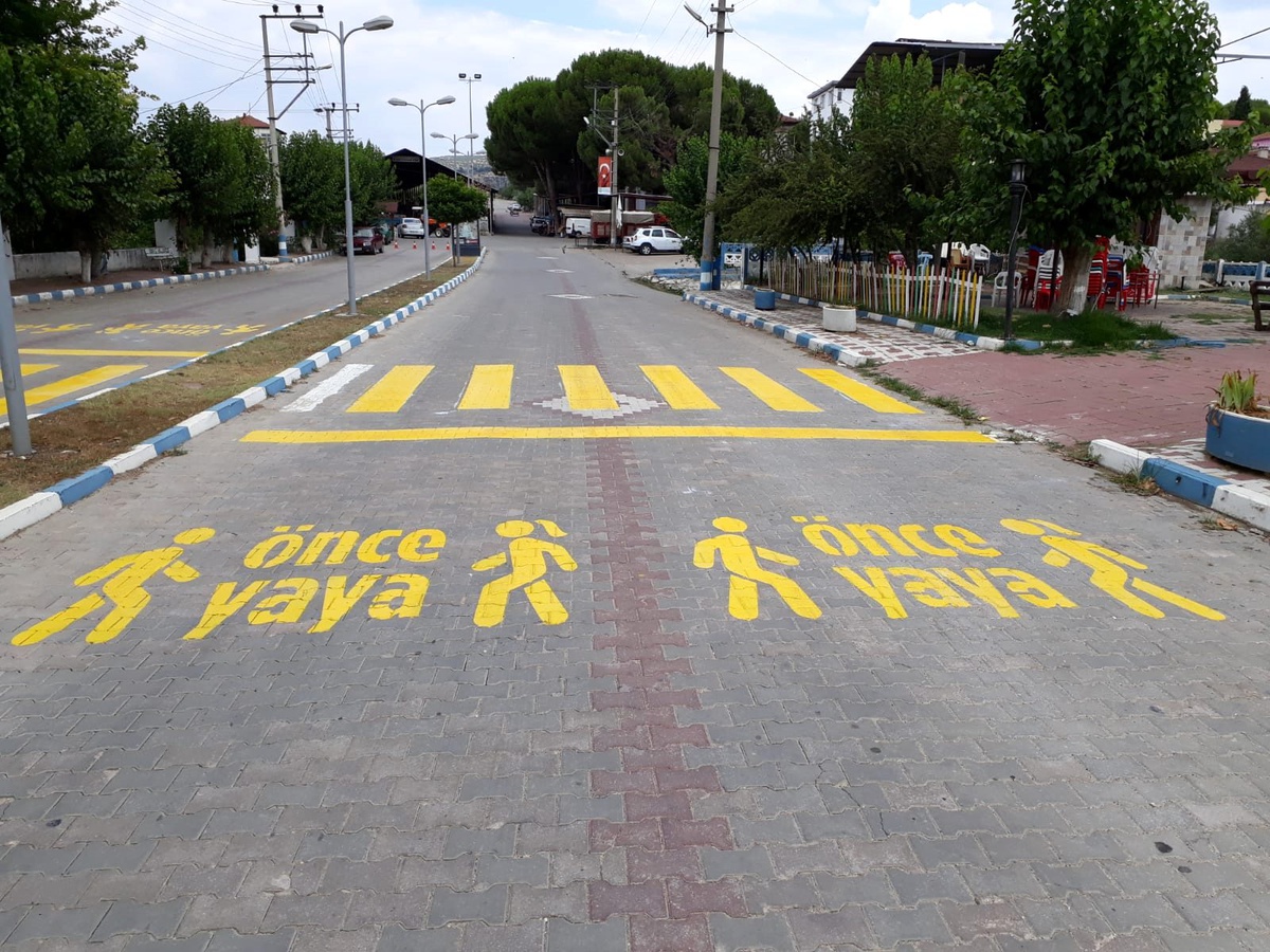 Köprübaşı\'nda önce yaya uygulaması
