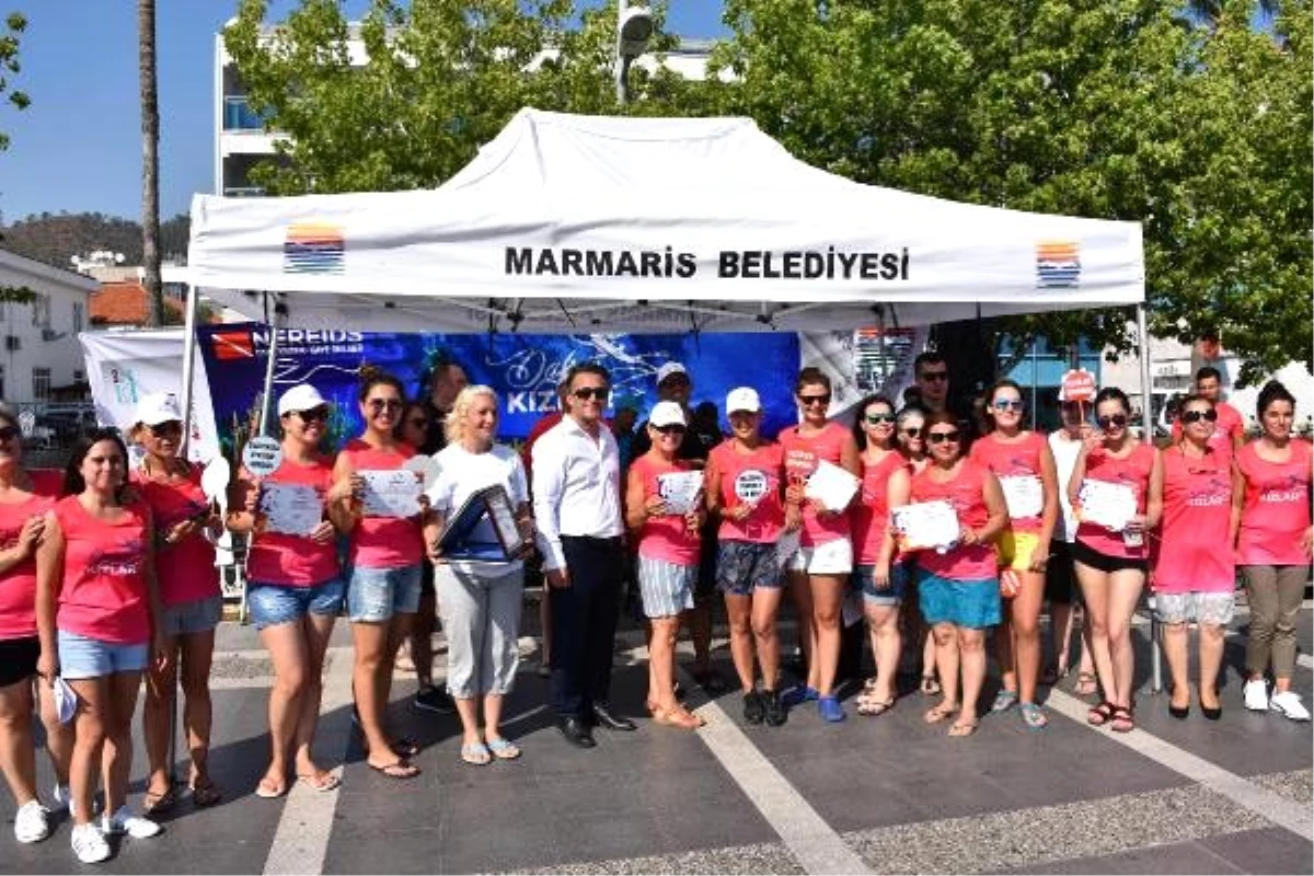 Marmaris\'te ilk kez dalış yapan 40 kadın, deniz dibini temizledi