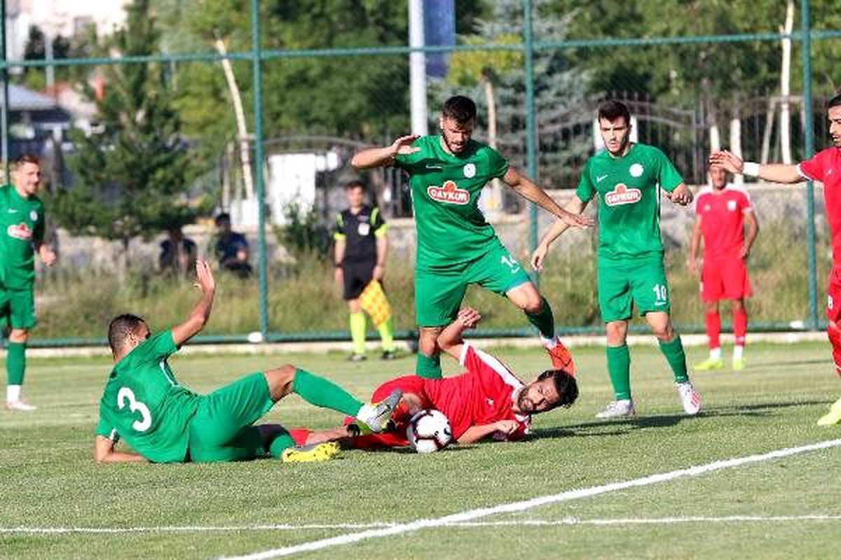 Mustafa Denizli\'li Traktör, Rizespor karşısında galip