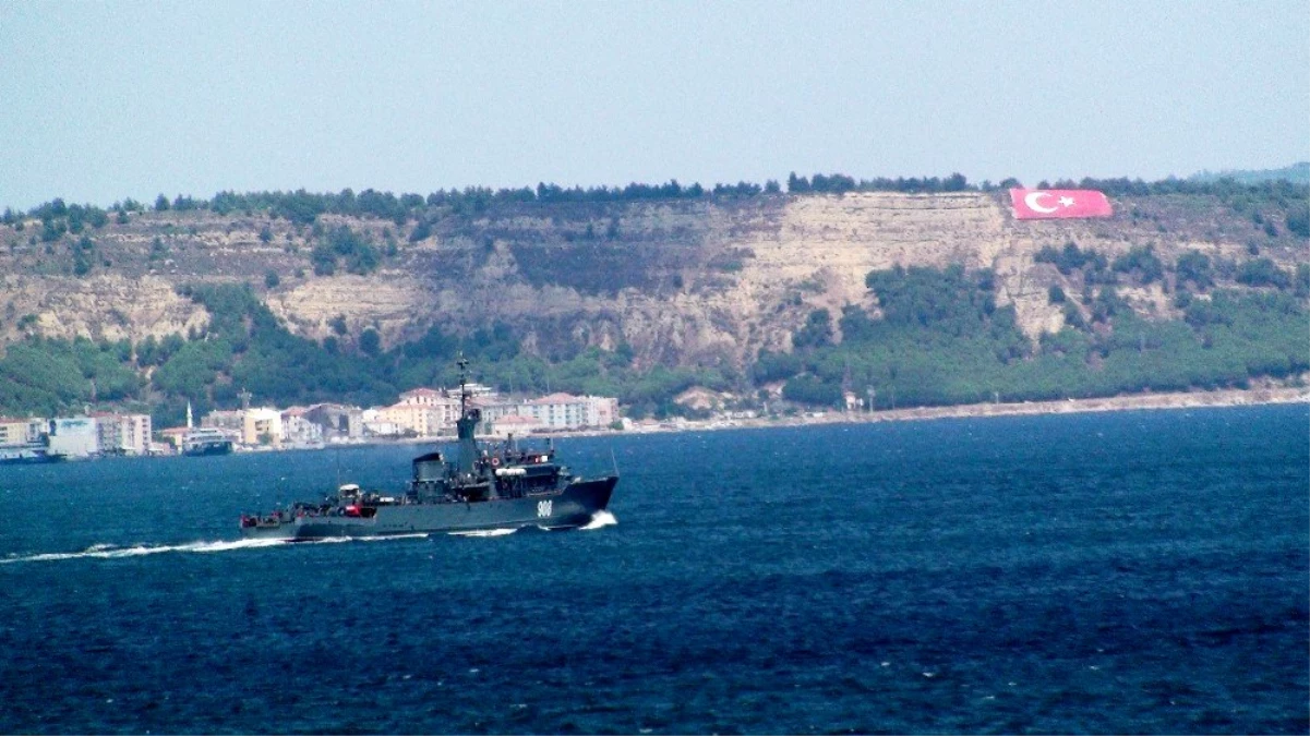 Rus donanmasına ait savaş gemisi Çanakkale\'den geçti