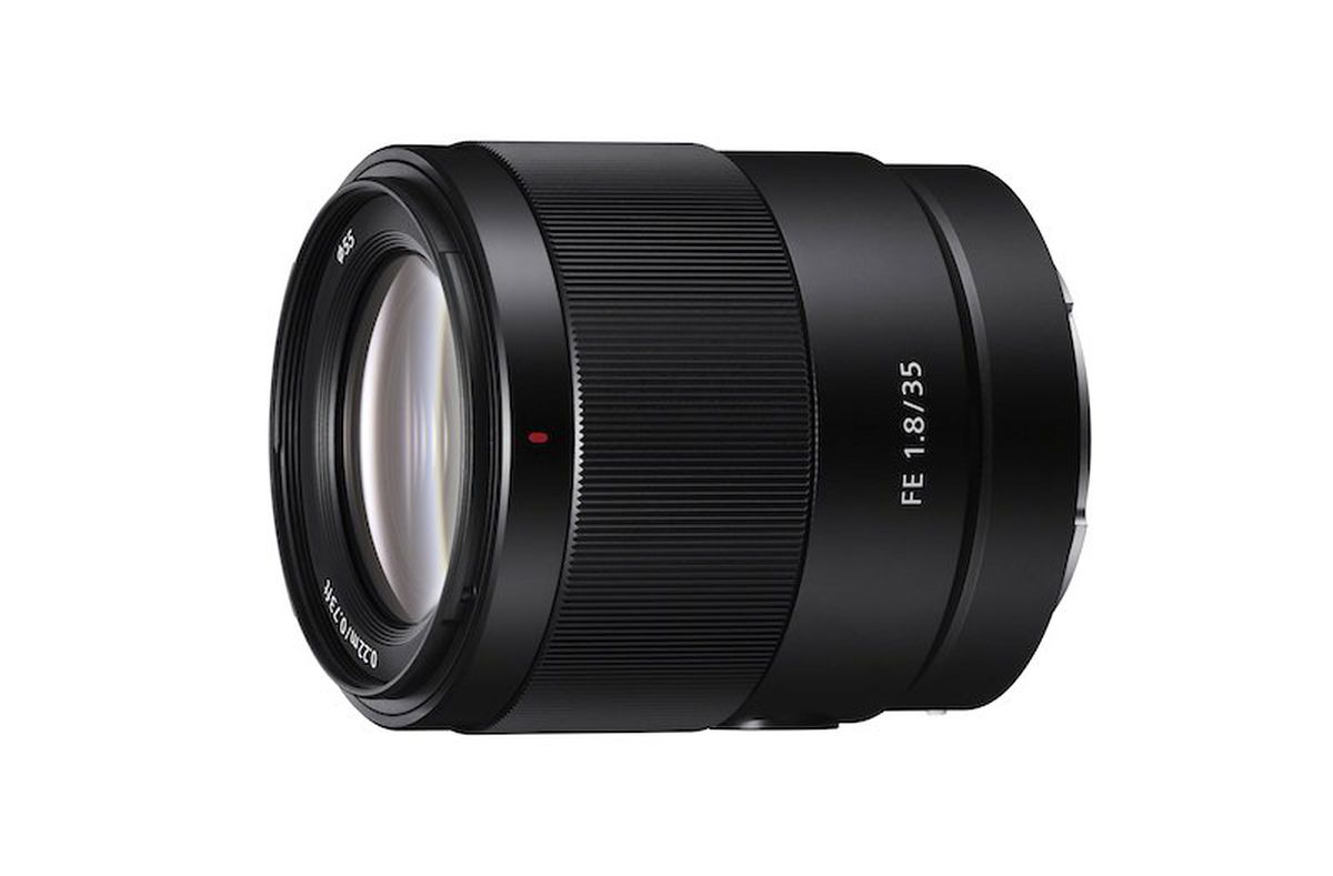 Sony, full frame lens yelpazesini 35mm F1.8 Hafif Prime ile güçlendiriyor