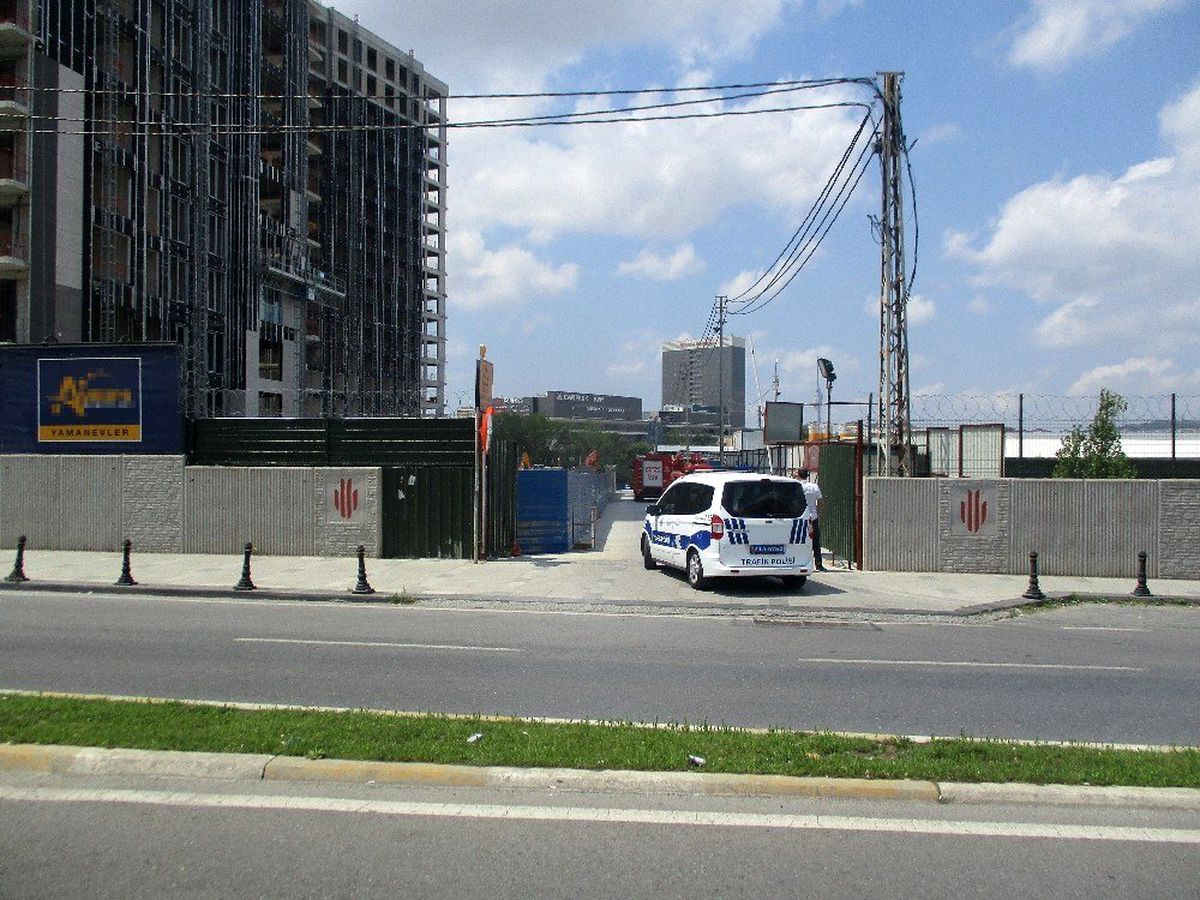 Ümraniye\'de 29 katlı binada yangın paniği