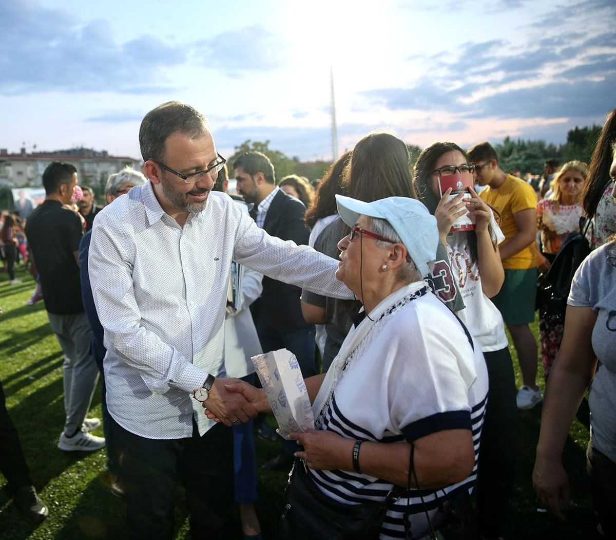 Bakan Kasapoğlu, Altındağ\'da Yaz Akşamı Şenlikleri\'ne katıldı