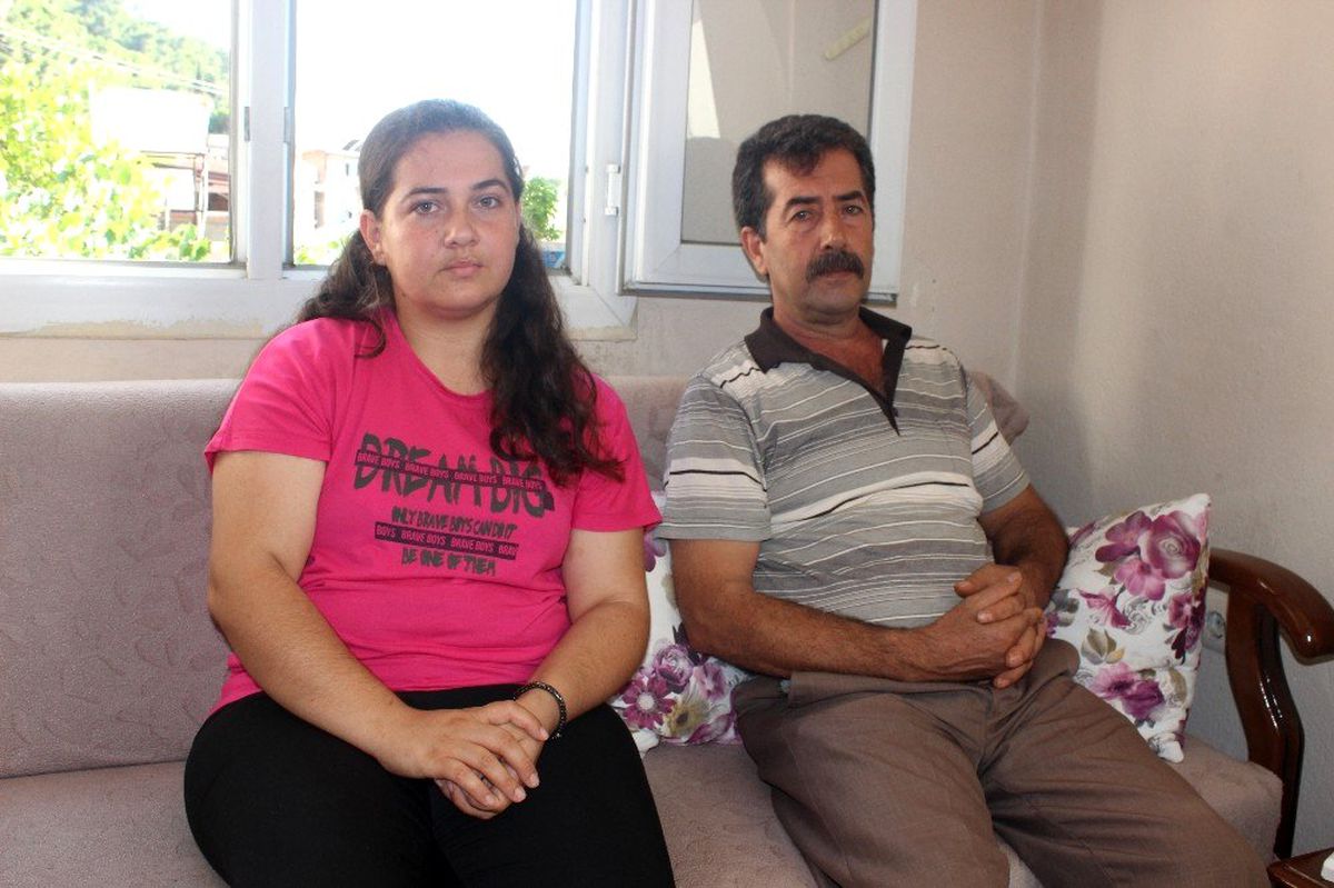 Cami avlusunda bulduğu para dolu cüzdanı sahibine teslim etti