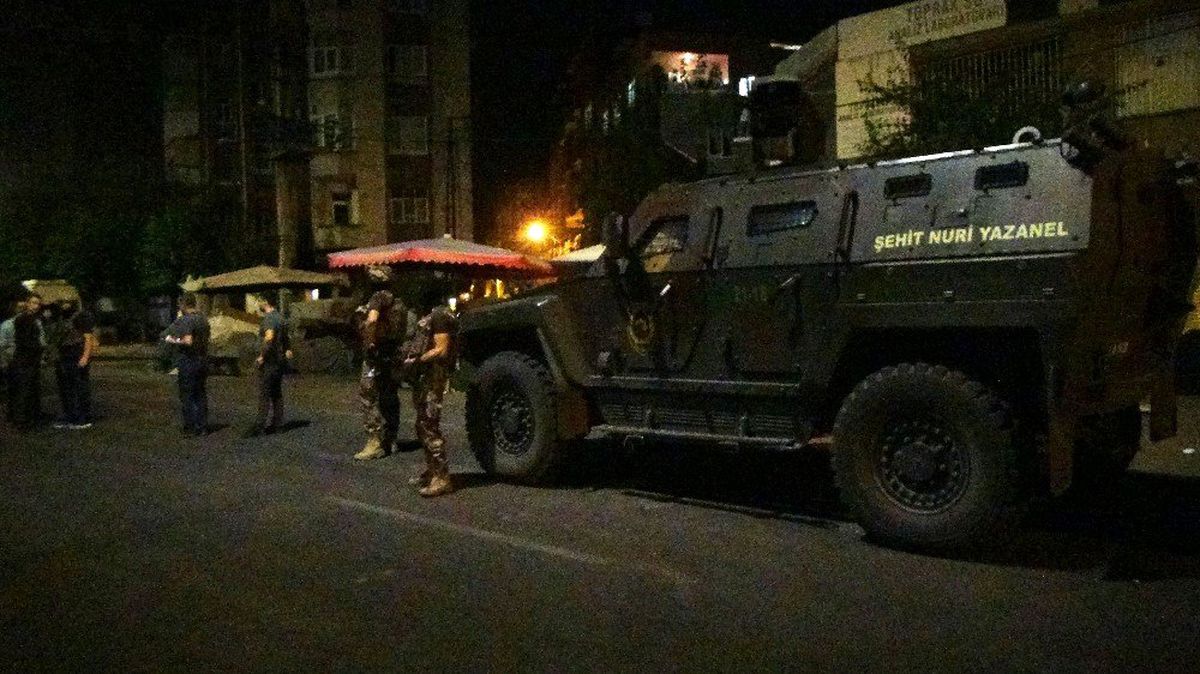 Diyarbakır\'da bir eve düzenlenen operasyon sonucu 1 terörist etkisiz hale getirildi