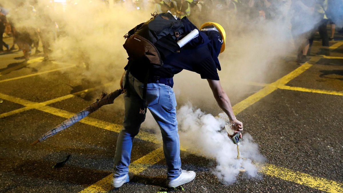 Hong Kong: Onbinlerin yürüdüğü eylemde yoğun güvenlik eylemleri