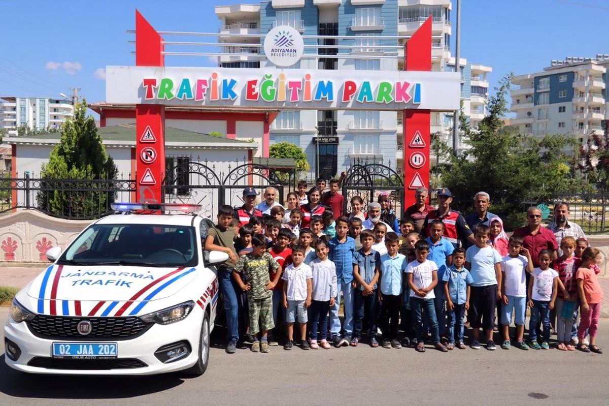 Kuran kursu öğrencilerine trafik eğitimi