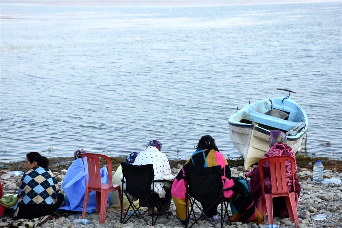 Manisa\'da balıkçı teknesinin alabora olması