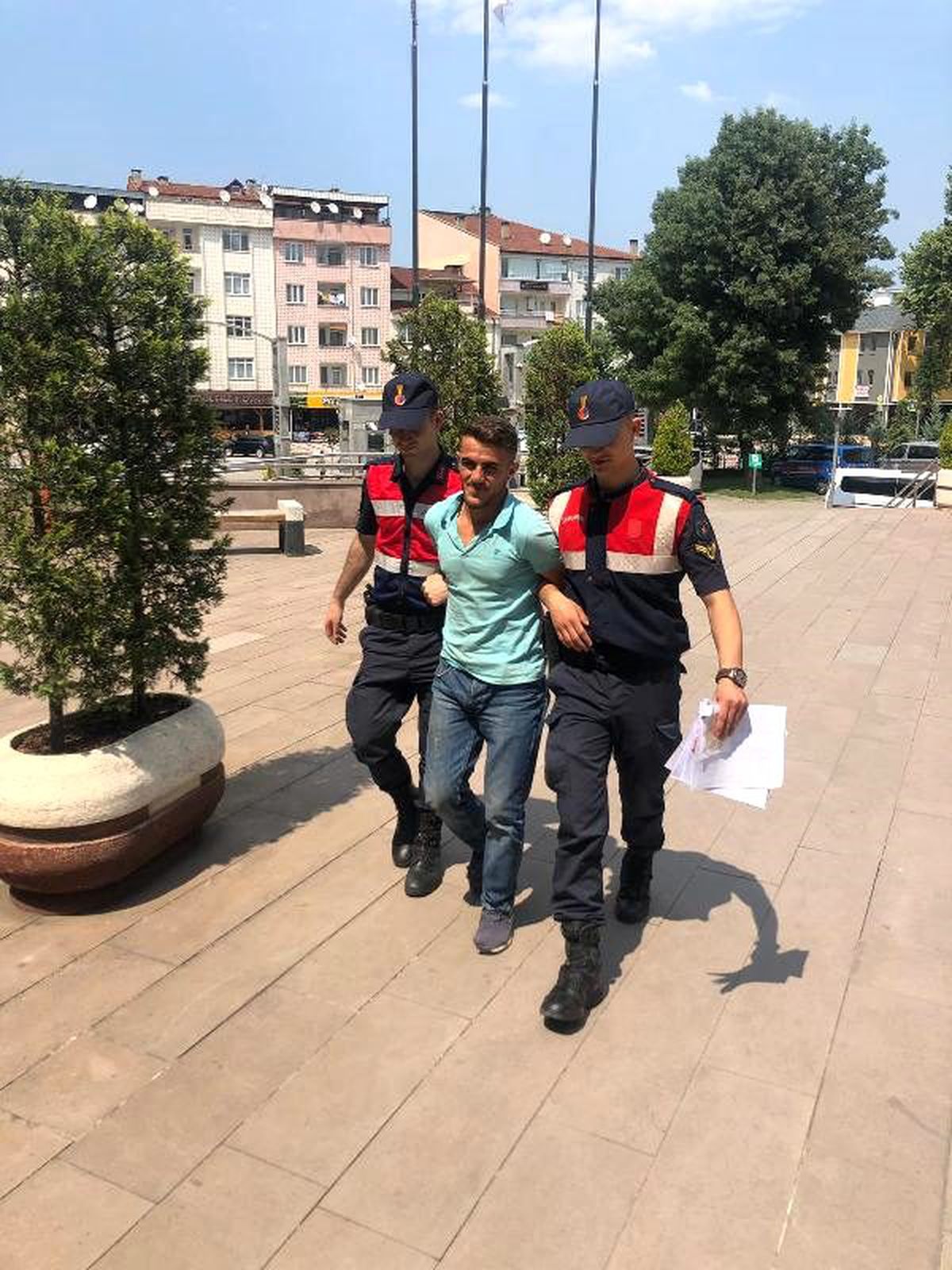 Okul inşaatından 300 Bin TL\'lik demir çalan kişi tutuklandı