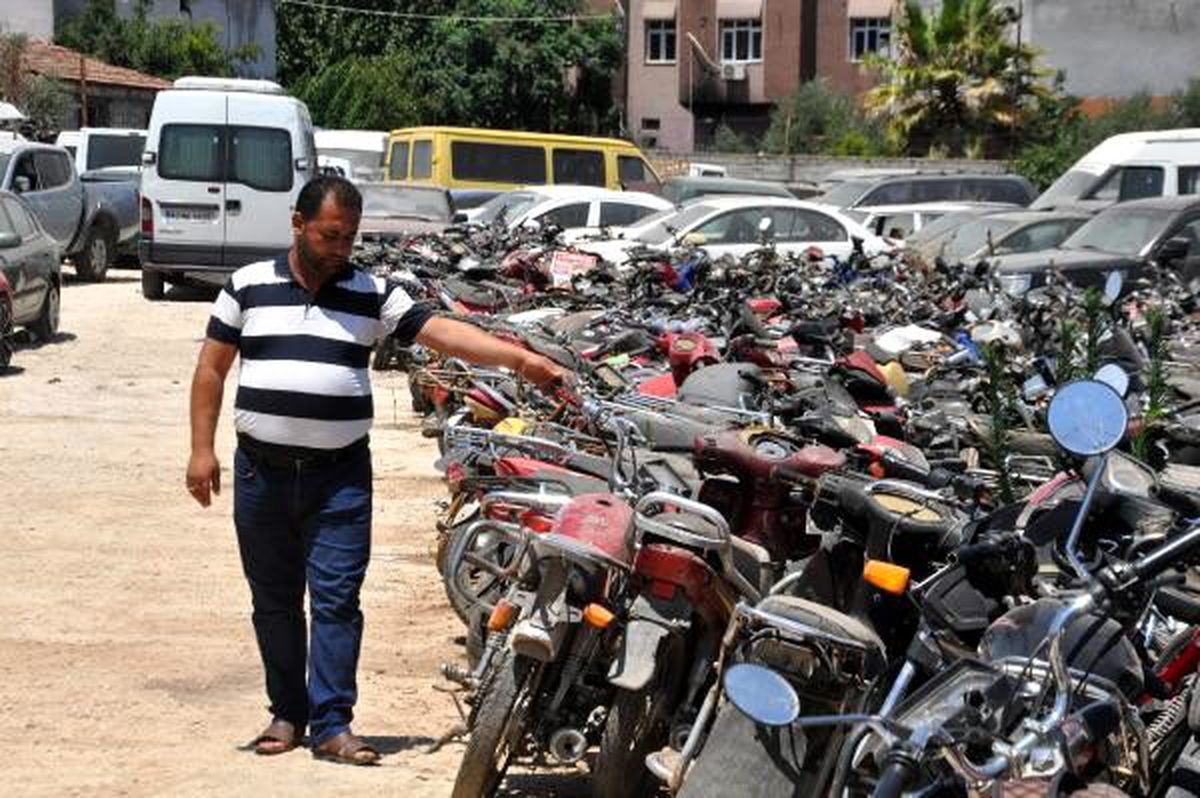 Reyhanlı\'da, yediemin otoparkında 6 milyon liralık servet çürüyor