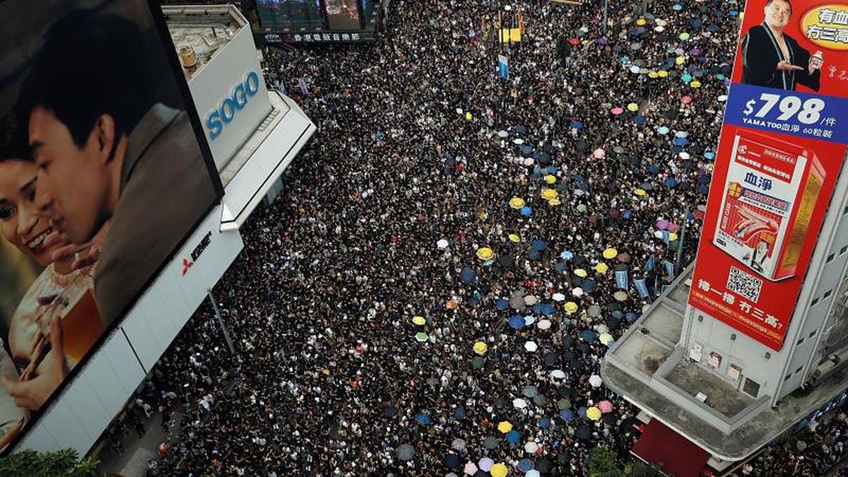 Suçluların Çin\'e iade yasa tasarısı: Hong Kong\'da protestolar boğucu sıcağa rağmen sürüyor