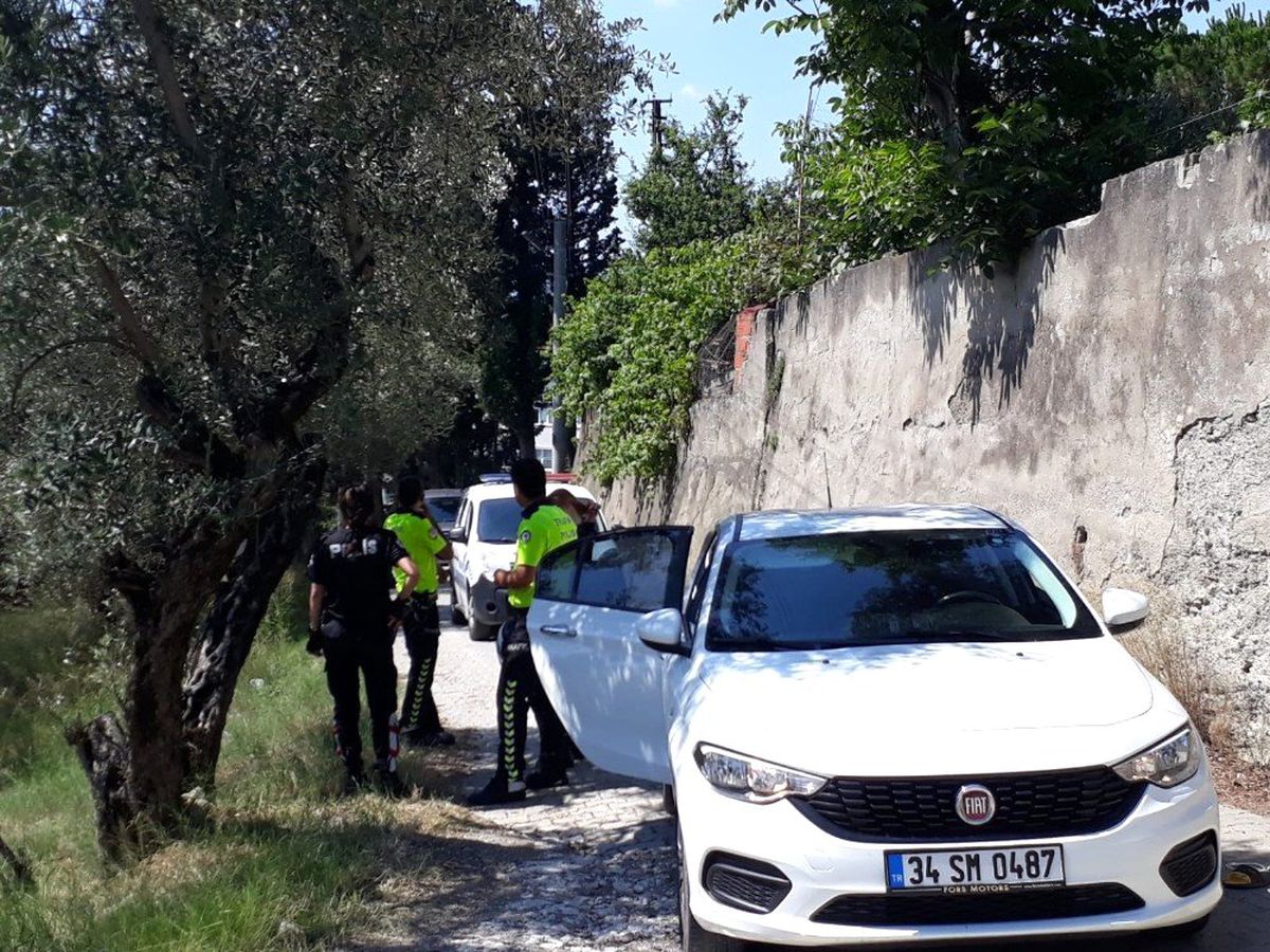 Terliklerle kaçamayınca polise teslim oldu