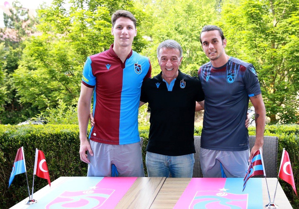 Trabzonspor\'da Campi ve Erce için imza töreni düzenlendi