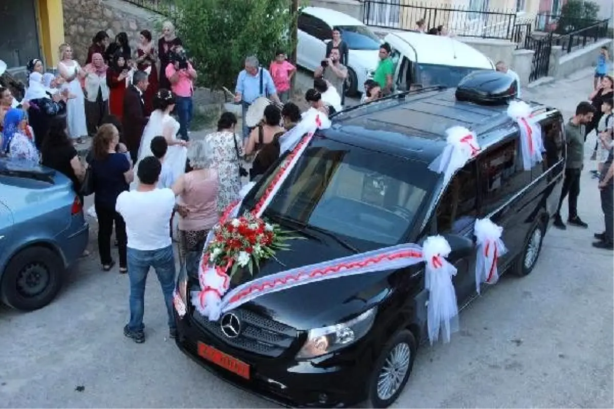 Tunceli Valisi Sonel\'in makam aracı, gelin arabası oldu