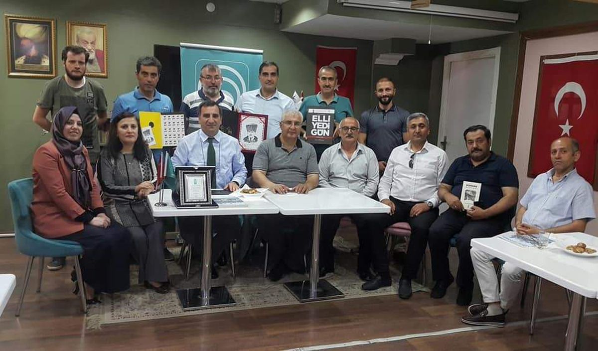 100.yıla damga vuran Prof.Dr. Kadıoğlu\'na şükran plaketi