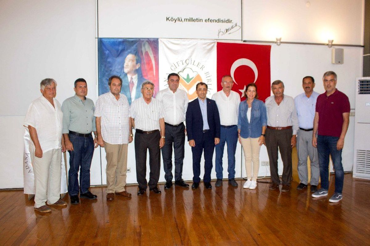 AK Parti yöneticileri çiftçinin hükümetten beklentilerini dinledi