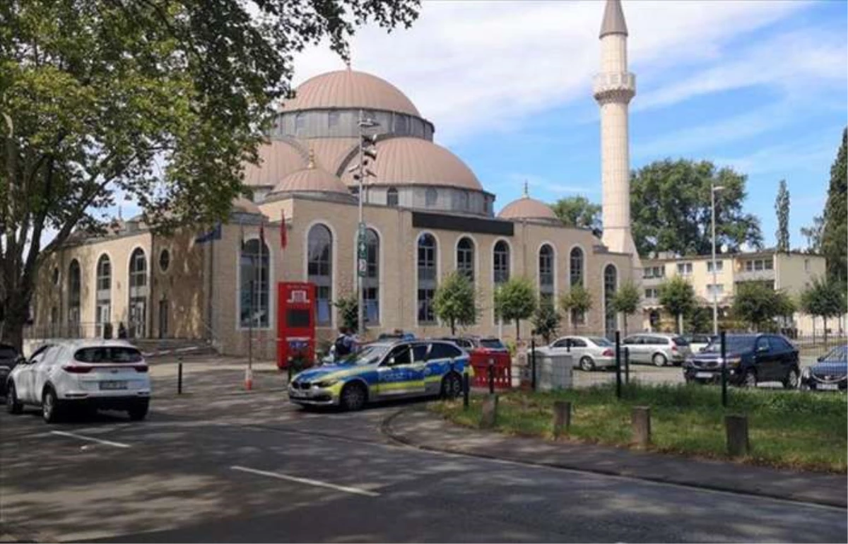 Almanya\'da camiye bomba ihbarı