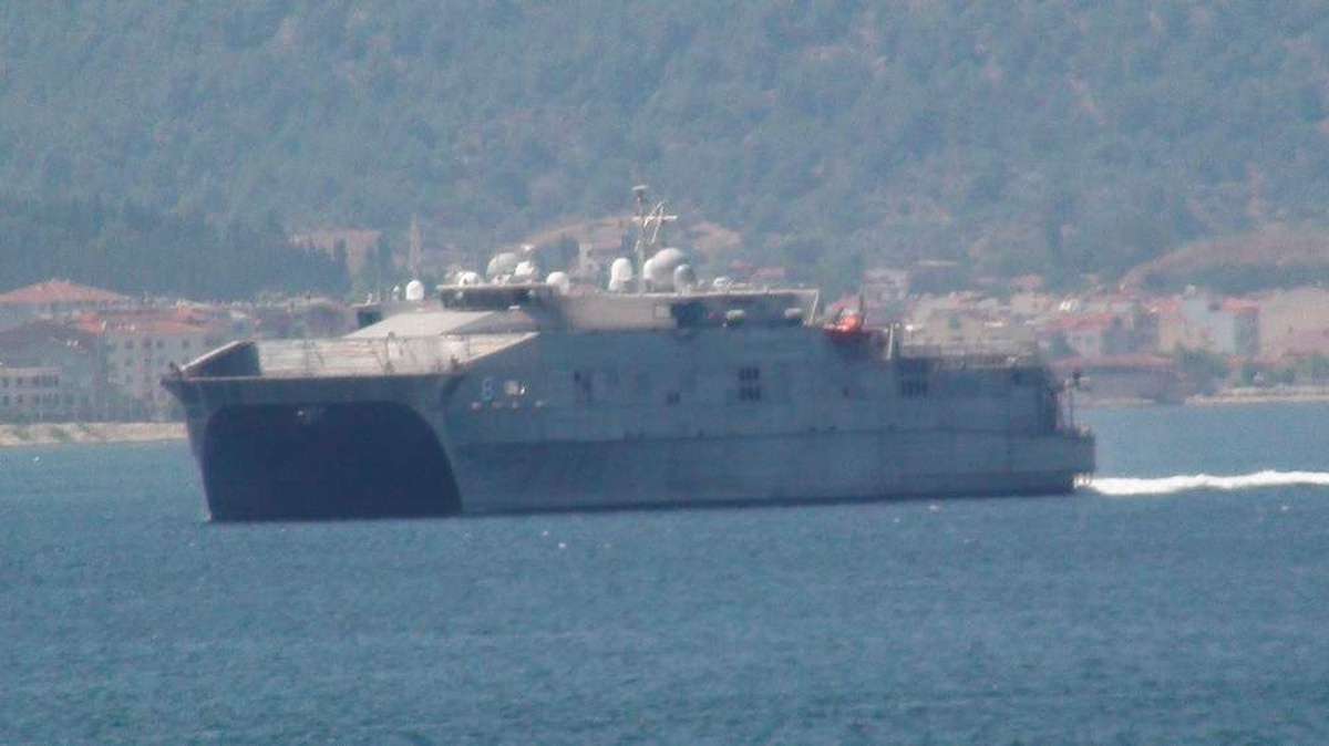 Amerikan savaş gemisi Çanakkale Boğaz\'ndan geçti