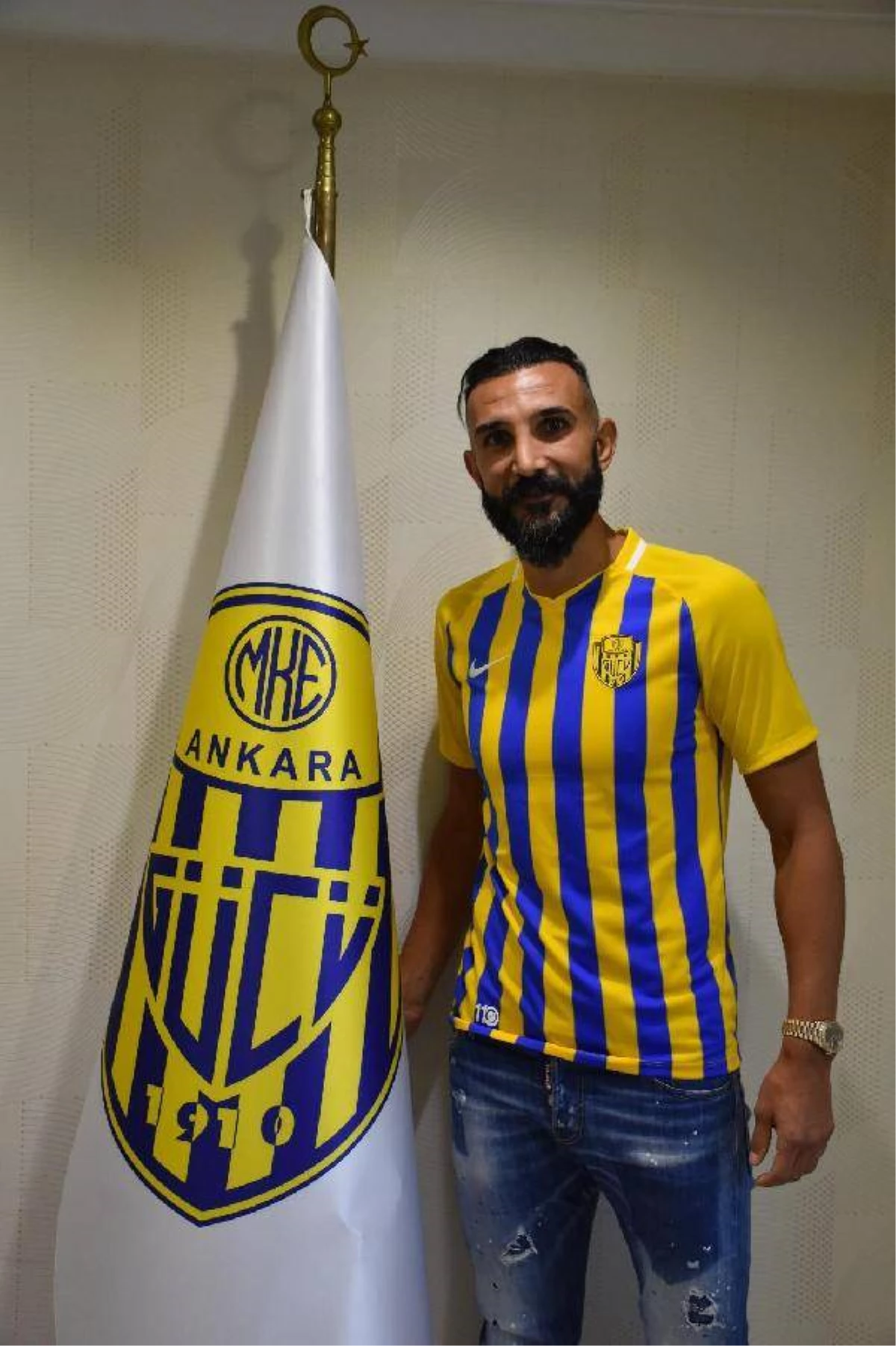 Ankaragücü, Yalçın Ayhan ile 1 yıllık anlaşma sağladı