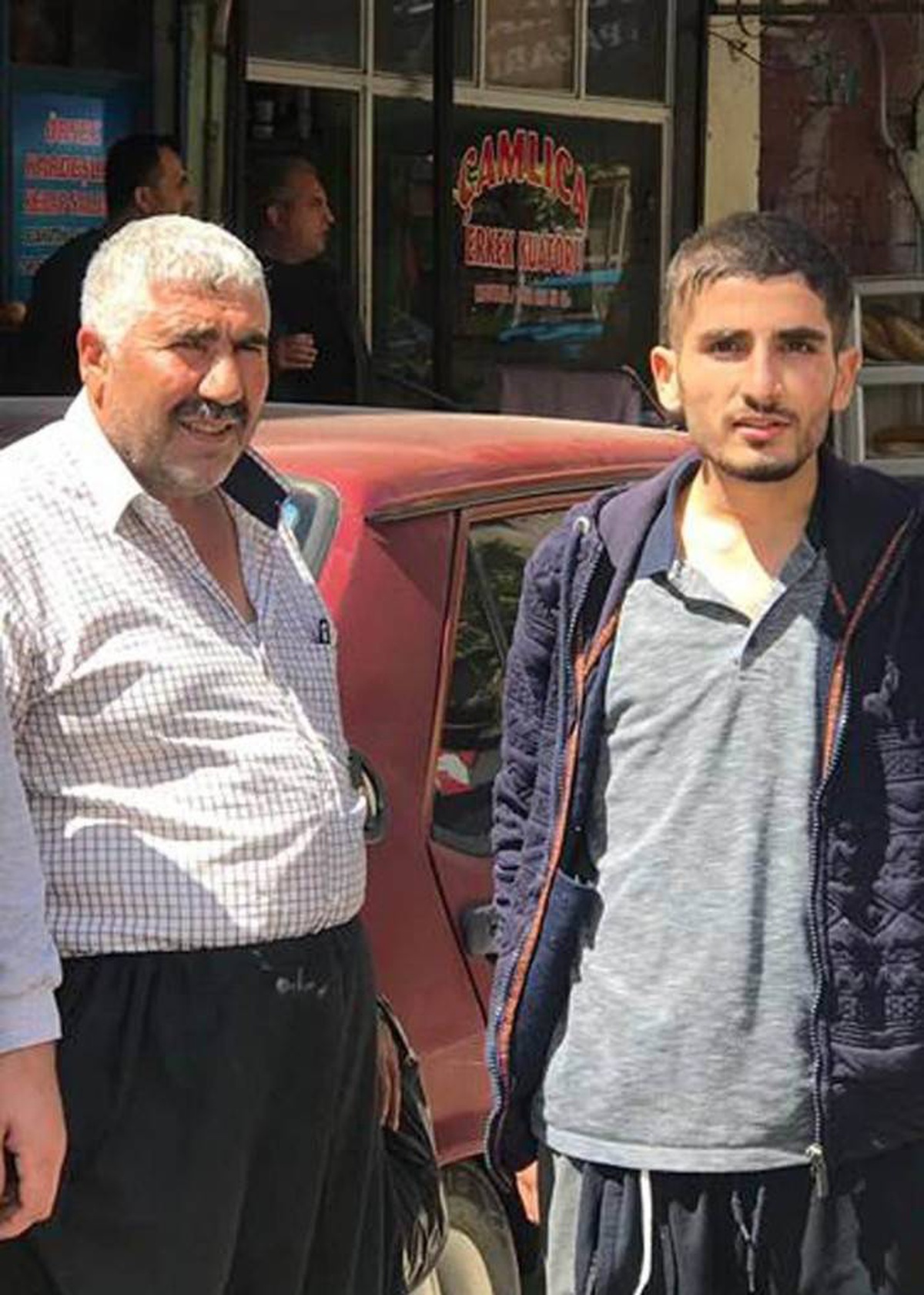 Anne ve oğlu 5 ayda geçirdikleri iki kazadan da yaralı kurtuldu
