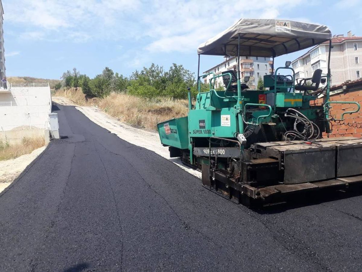 Asfalt çalışmaları devam ediyor