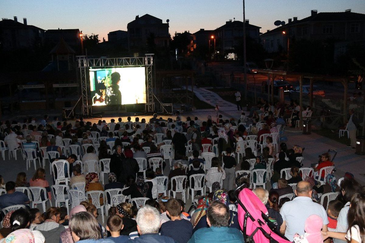 Ay Işığı\'nda sinema keyfi