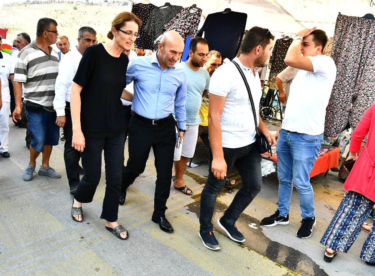 Başkan Soyer\'den Lale Mahallesi mesaisi
