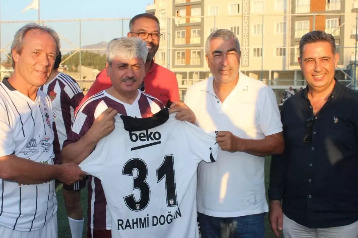 Beşiktaş efsaneleri ile Hatay protokolü maç yaptı