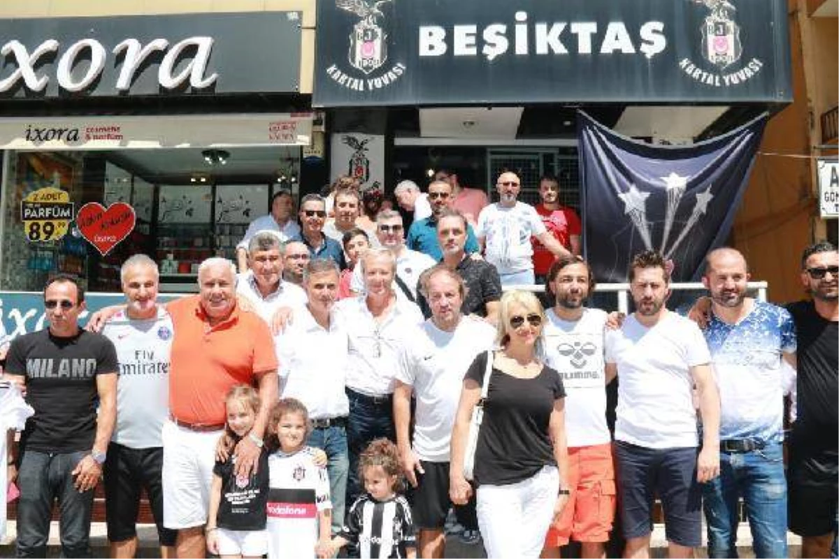 Beşiktaşlı eski futbolcular Hatay\'da taraftarla buluştu