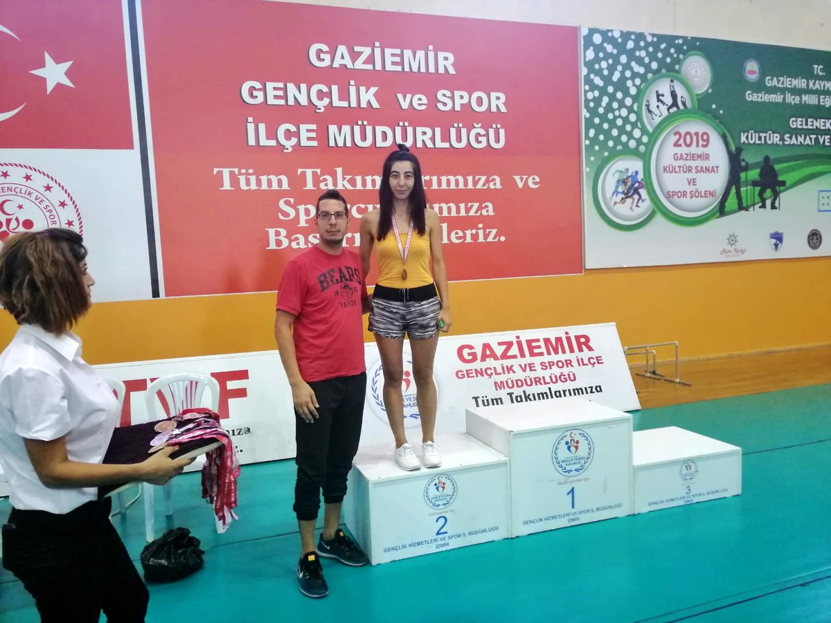 Bostanlıspor Kick Boks\'ta kürsüde