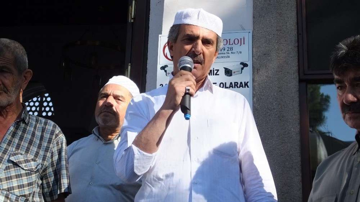 Burhaniye\'de ikinci hac kafilesi dualarla uğurlandı